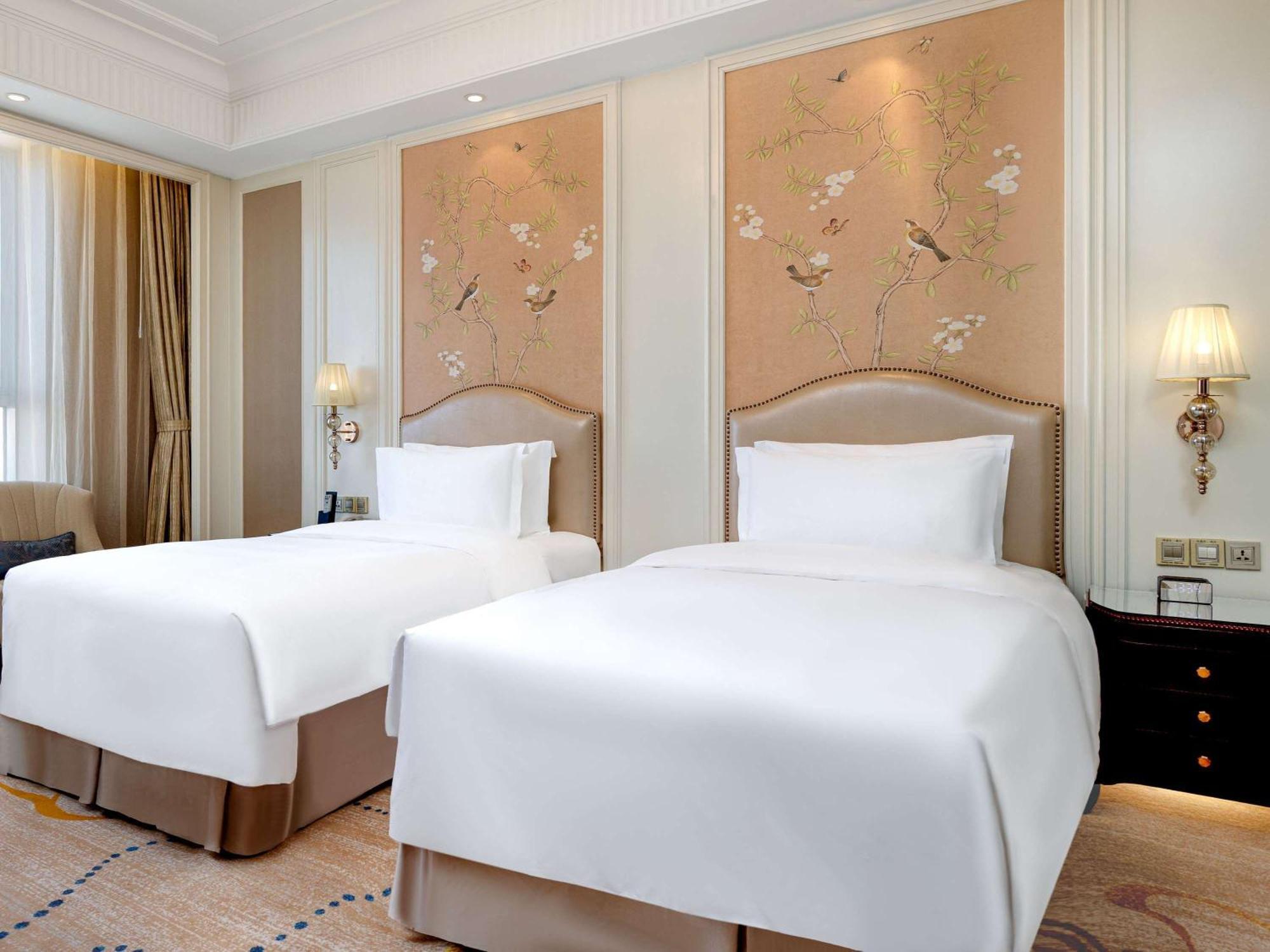 โซฟิเทล ซีหนิง Hotel ภายนอก รูปภาพ